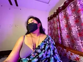 LouleyRanii webcam model stream image