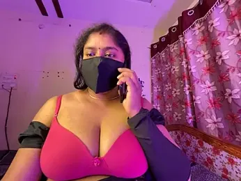 LouleyRanii webcam model stream image