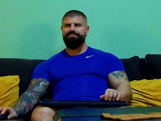 Xtream Leonard webcam model stream image