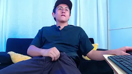 Zyan18 webcam model stream image