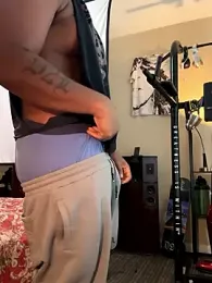 KeYBuMp323 webcam model stream image