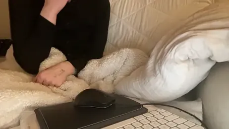 18yoteenvirgin webcam model stream image