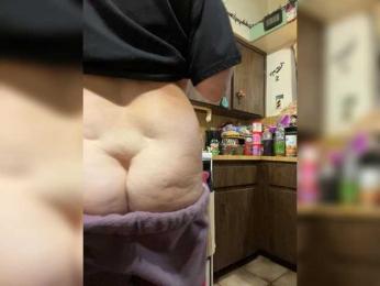 April_XO webcam model stream image