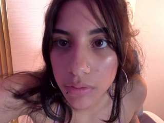 madhiison webcam model stream image