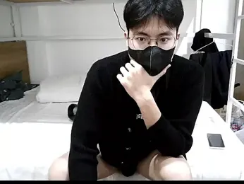 Gwencloudy webcam model stream image