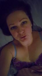 MikeAnna webcam model stream image