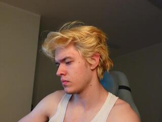 Logan Fraser webcam model stream image