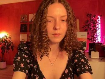 krisme webcam model stream image