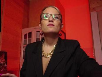 Findom_Lady_Shine webcam bongacams model stream image