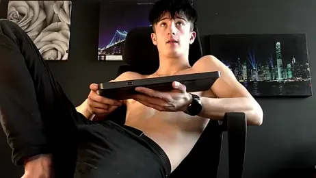 SirReed webcam stripchat model stream image