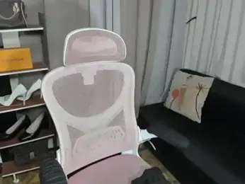 TsUncutMegan webcam model stream image