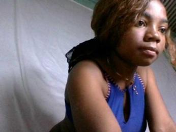 Hemreyi webcam bongacams model stream image