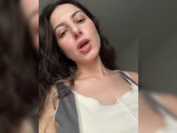 Hot-lina webcam model stream image