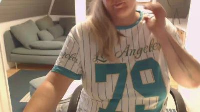 KimMitch webcam model stream image