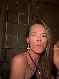 vinique99 webcam model stream image