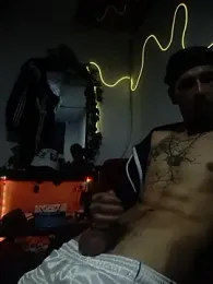 Tattoboy19cm webcam model stream image