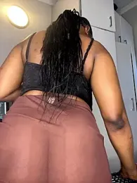 Bustygoddess32 webcam model stream image