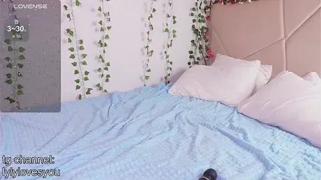lylylovesyou webcam model stream image
