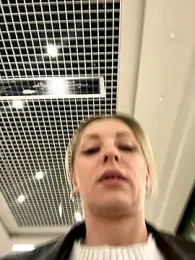 VikaBunny1 webcam model stream image