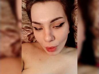 Lilmommy webcam bongacams model stream image