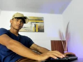 zander_2120 webcam model stream image