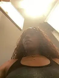 Dellah27 webcam model stream image