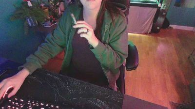 KushandKink webcam model stream image