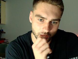 Roan Birkin webcam model stream image