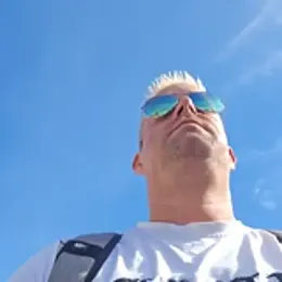 Trucker_Hunter webcam model stream image