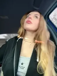 MilfNextDoor20 webcam model stream image