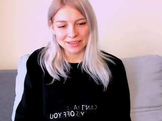 kristihoward webcam model stream image