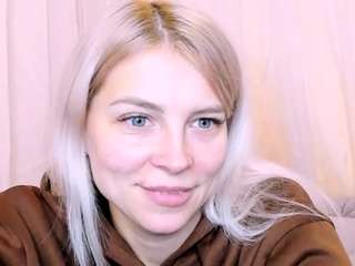 kristihoward webcam camsoda model stream image