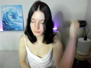 Winter_Moon webcam model stream image