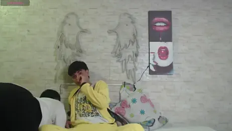 axel_milo_kairo_and_noa webcam model stream image