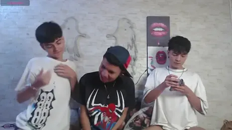 axel_milo_kairo_and_noa webcam model stream image