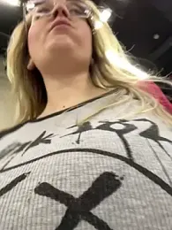 Teya_moon_ webcam model stream image