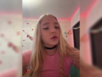 LittleDelora webcam model stream image