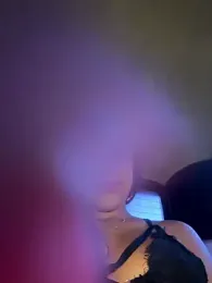 NAUGHTY_LITTLE_18 webcam model stream image