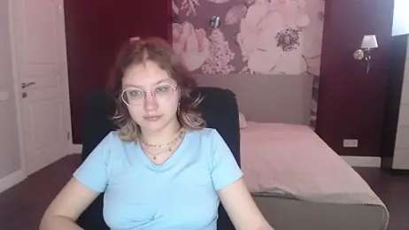 AngelinaLow webcam model stream image