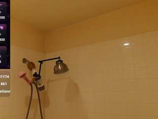 blondiewithanass webcam model stream image