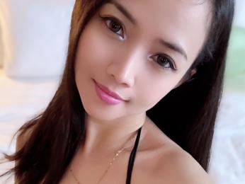 YasmienAtos webcam model stream image