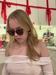 Little_Forest_ELF webcam model stream image