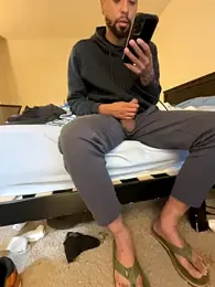 Kingbertfeet webcam model stream image