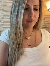 _Abril-Office1 webcam model stream image