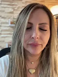 _Abril-Office1 webcam model stream image