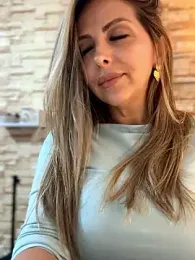 _Abril-Office1 webcam model stream image