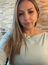 _Abril-Office1 webcam stripchat model stream image