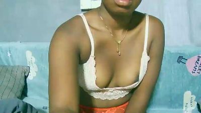 Pounie_aurie webcam model stream image