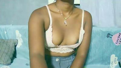 Pounie_aurie webcam model stream image