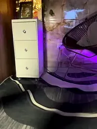 hannachris- webcam model stream image